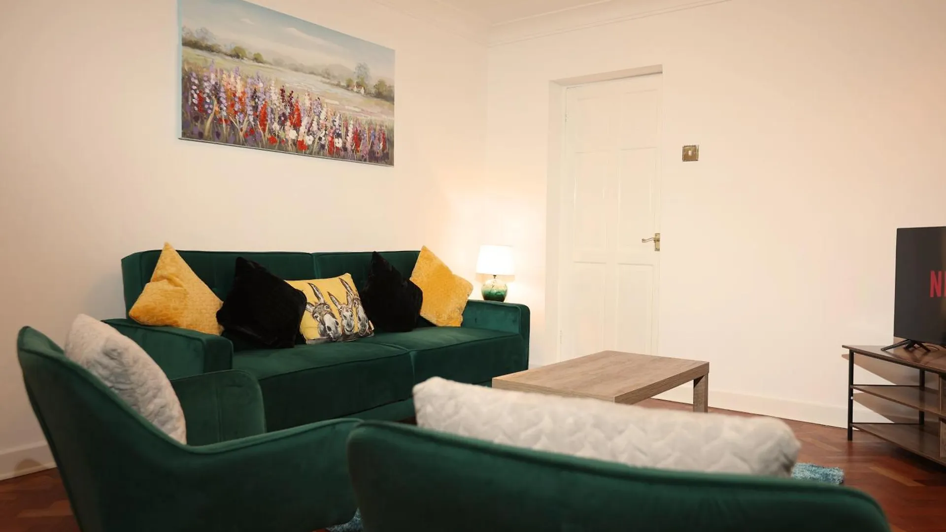 Hollybush House By N And N Stays Ltd, Great Location, Perfect For Relocations, Contractors, Workers Cardiff 0*,  United Kingdom